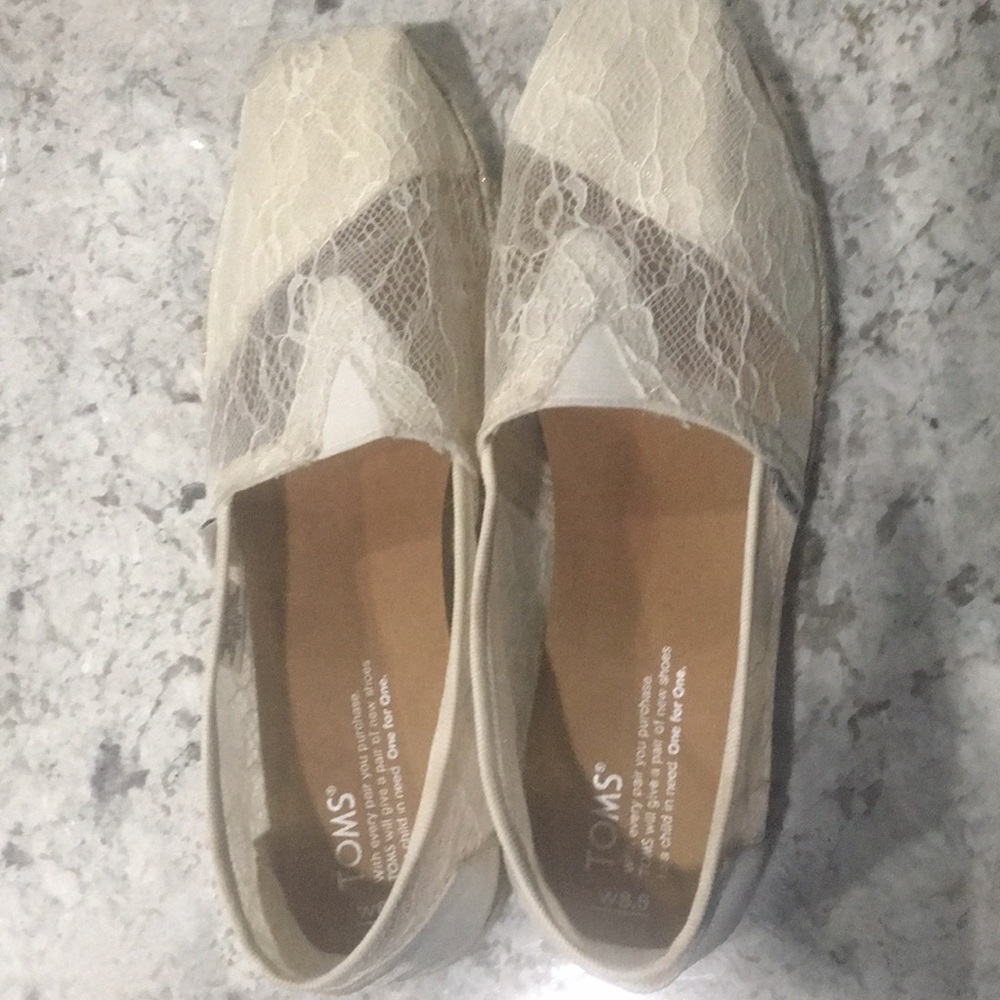 TOMS lace shoes!